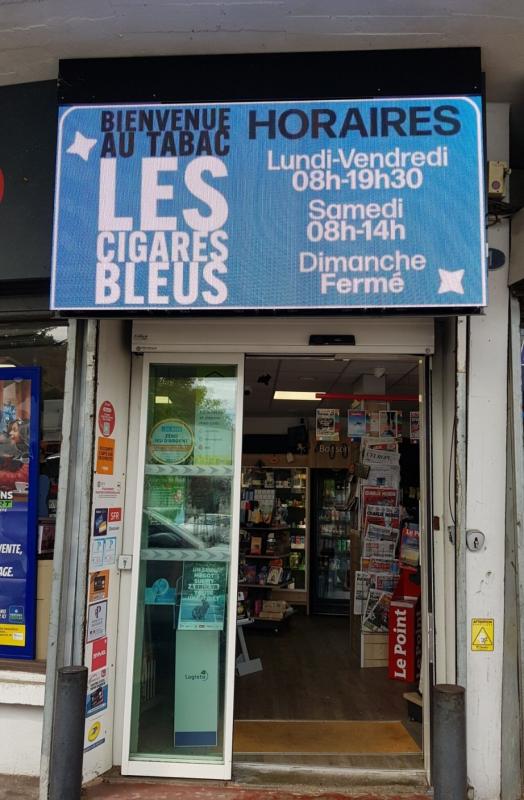 Les Cigares Bleus